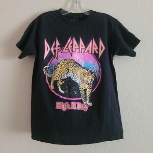 Def Leppard Sz Medium High N Dry Shirt